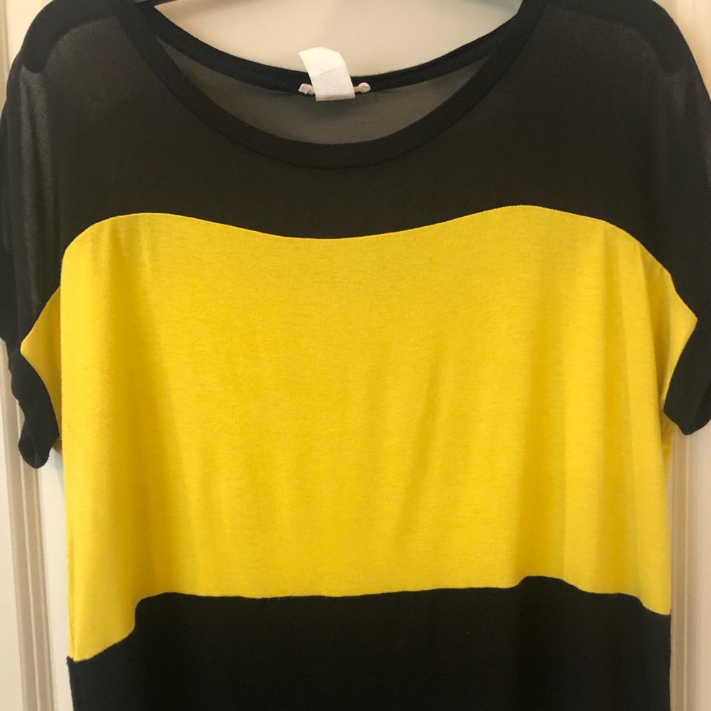 Black & Yellow boxy t shirt